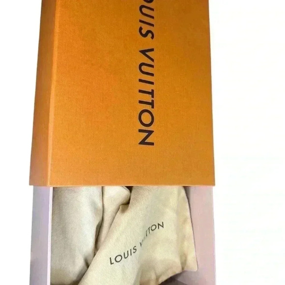 Louis Vuitton Fetish Cap Toe Pumps Brown Monogram Camvas & Black Patent Leather. - Picture 10 of 11